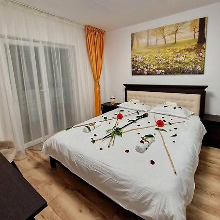 Forest Intimate Hideaway - Sub Padure Love Nest Lägenhet Braşov Exteriör bild